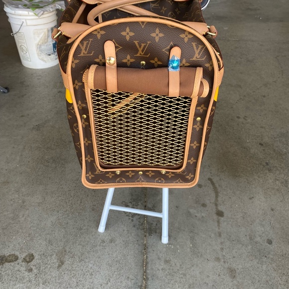 Louis Vuitton pet carrying case - Picture 3 of 8